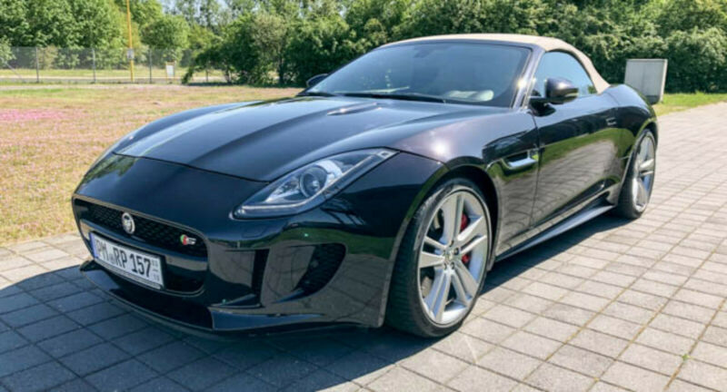 Left hand drive JAGUAR F TYPE  5.0 L V8 S Kompressor  495 HP